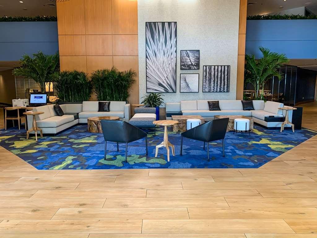 Doubletree By Hilton Tampa Rocky Point Waterfront Hotel Interior photo